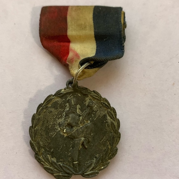 Vintage Majorette Award Marching Band School Medallion NEEDS GOOD CLEANING* - Picture 1 of 3